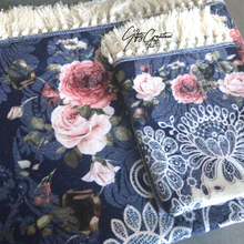 Afbeelding in Gallery-weergave laden, Luxe gebedskleed bloemenpatroon met naam (Volwassene)