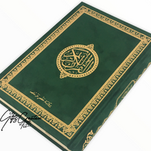 Afbeelding in Gallery-weergave laden, Fluwelen Koran met gouden details op cover